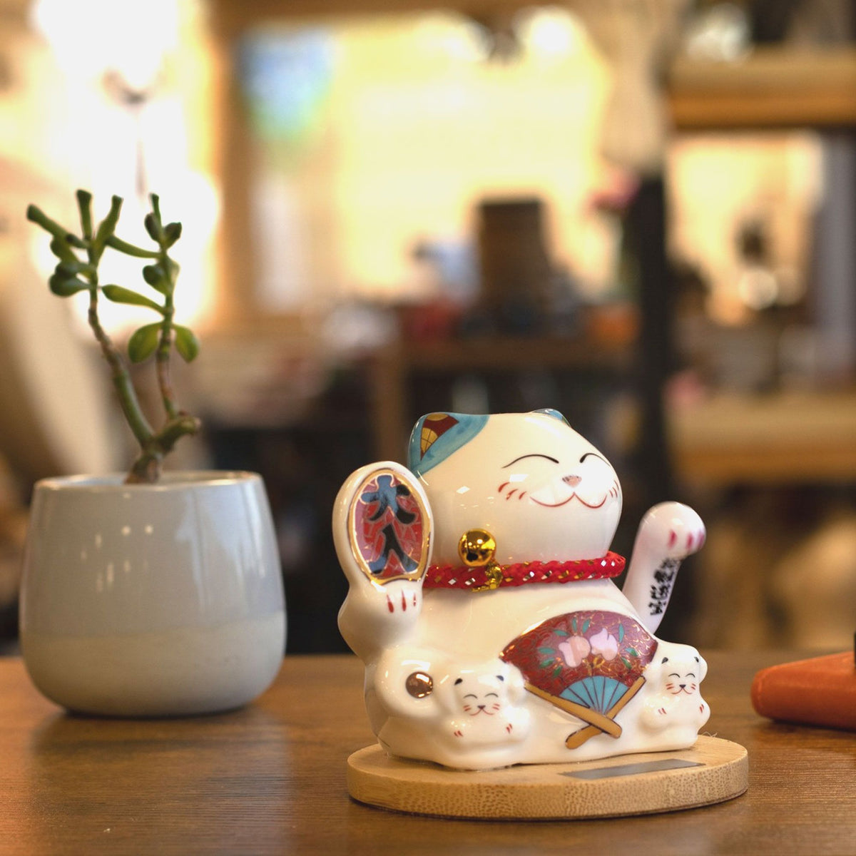 Solar Money Cat Wooden Base  - Blue moving Hand