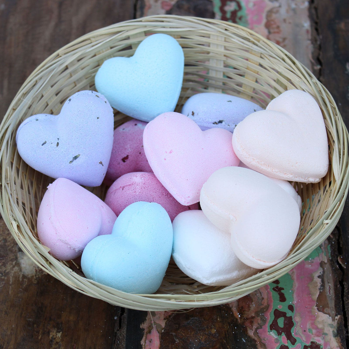 Love Heart Bath Bomb 70g - Baby Powder