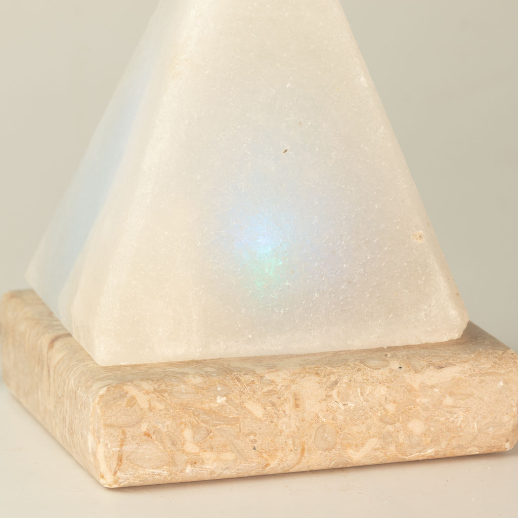 Quality USB Pyramid WHITE Salt Lamp - 9 cm (multi)